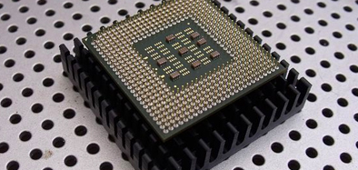 硅光芯片：并非電子芯片的“對頭”而是“伙伴”